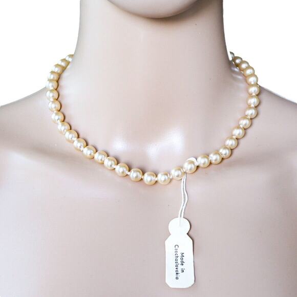 Vintage Mid Century Old Stock Faux Pearl Beaded Necklace Made In Czechoslovakia - Picture 1 of 7